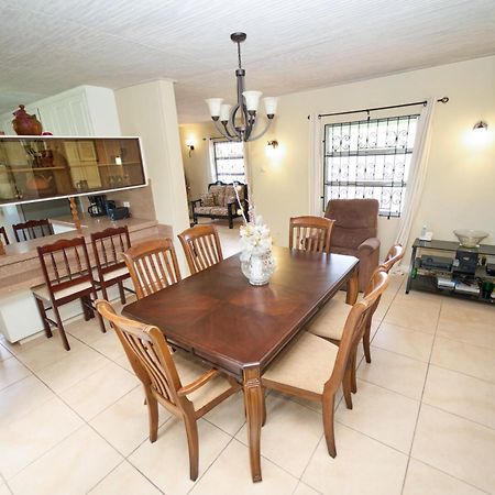 Spacious 3-Bedroom Home - Regency Park Bridgetown Exteriör bild