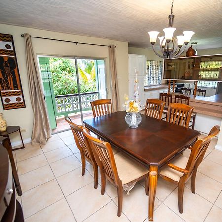Spacious 3-Bedroom Home - Regency Park Bridgetown Exteriör bild