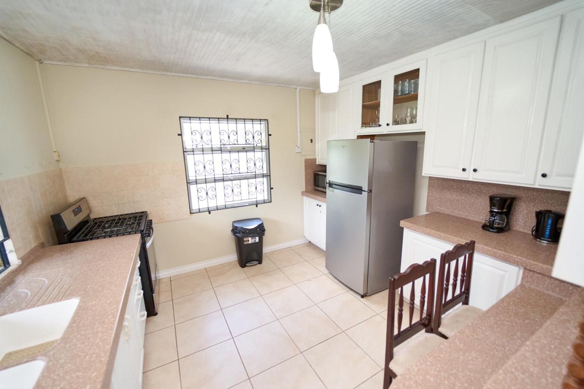 Spacious 3-Bedroom Home - Regency Park Bridgetown Exteriör bild