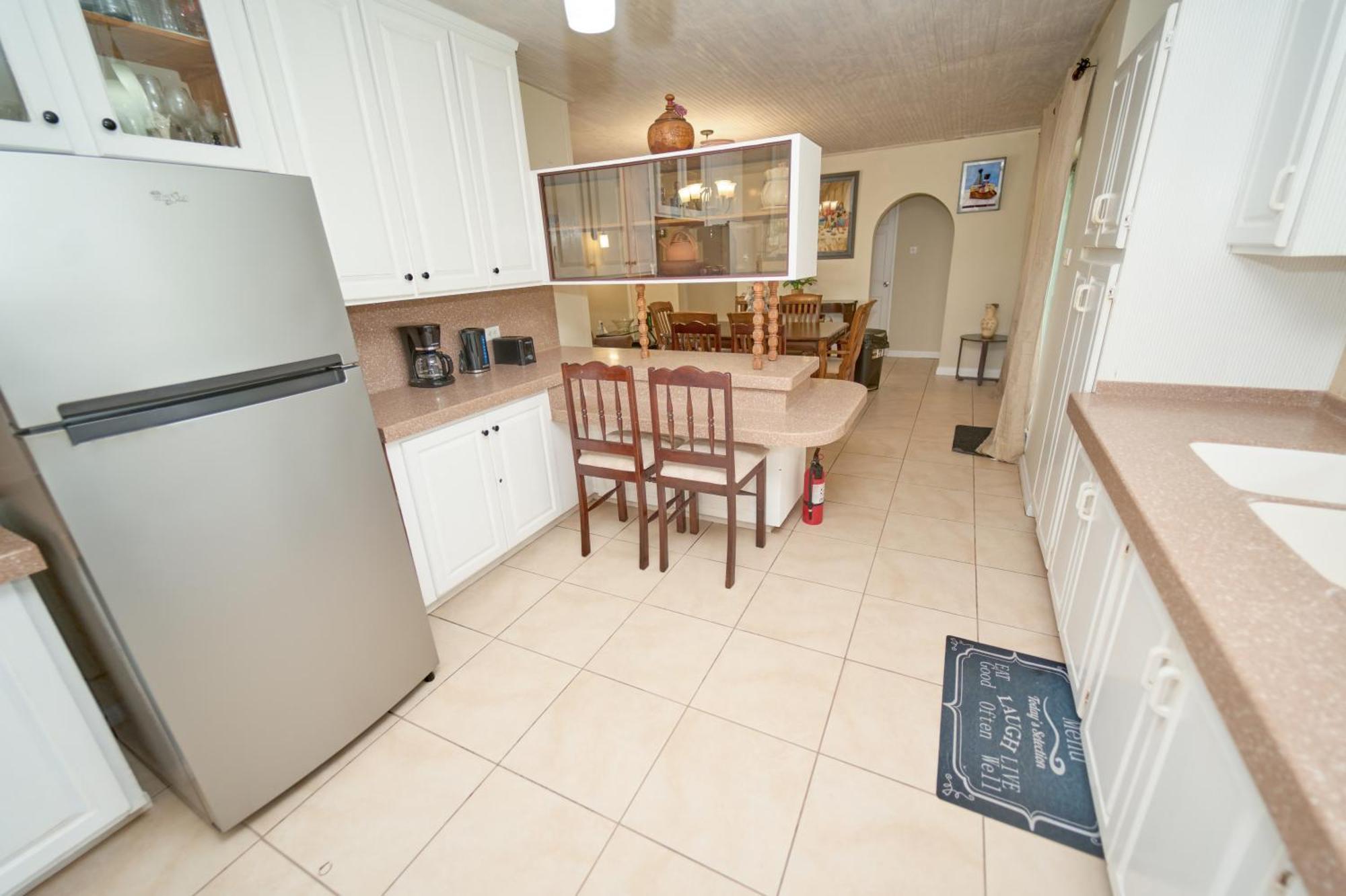 Spacious 3-Bedroom Home - Regency Park Bridgetown Exteriör bild