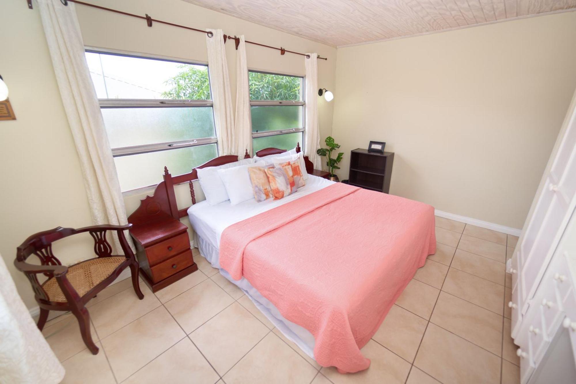Spacious 3-Bedroom Home - Regency Park Bridgetown Exteriör bild